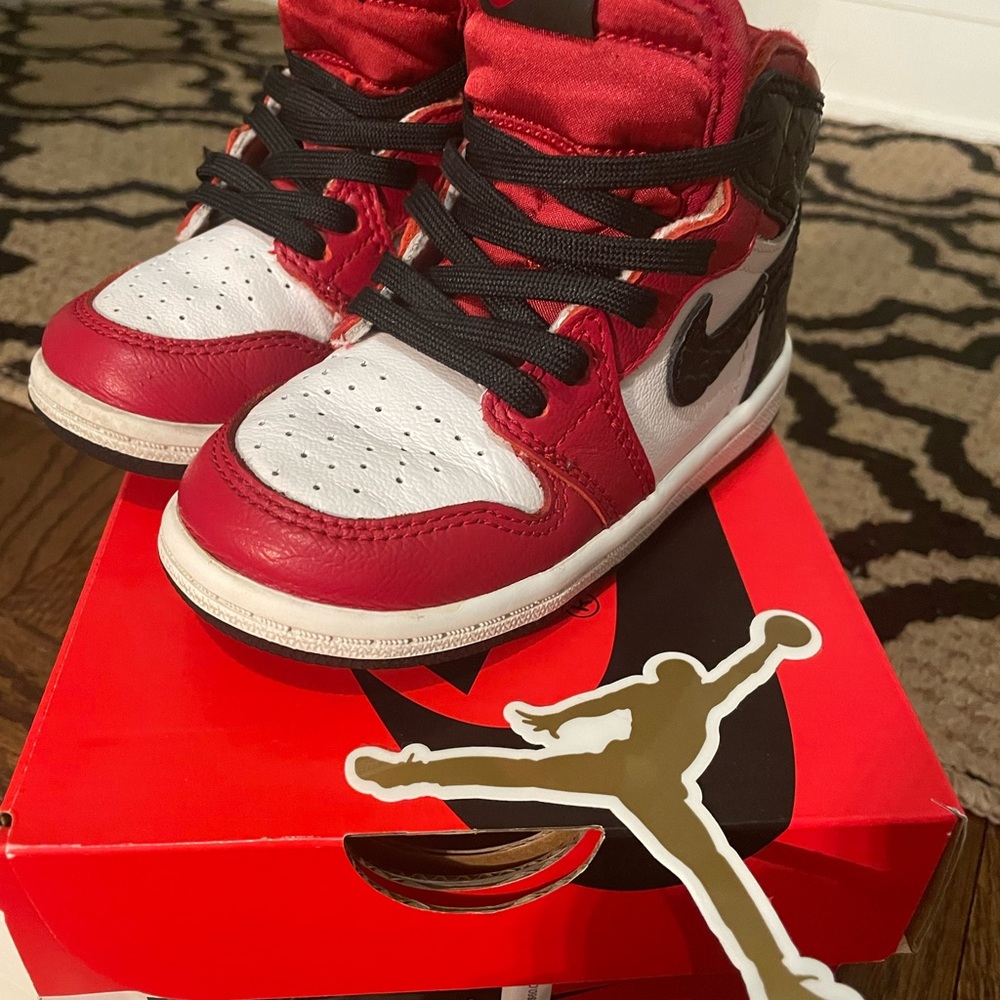 The Jordan 1 High TD “Satin Snake”